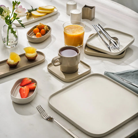 Service Petit Déjeuner Karaca Cubique en porcelaine pour 6 personnes, 35 pièces carrées/rectangulaires, gris