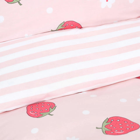 Parure de lit Sarah Anderson Strawberry avec taies d’oreiller et housse de couette 100 % coton pour lit double, rose