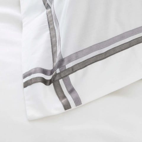 Parure de lit Karaca Home White Collection Valse avec housse de couette en percale à bandes en satin, gris